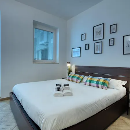 Amadeo 48 Apartment *